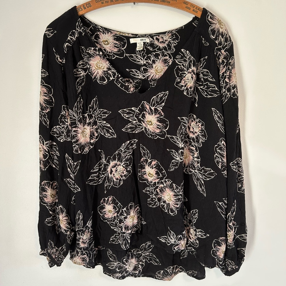 Amuse society large Black and tan Floral vneck long sleeve Blouse
